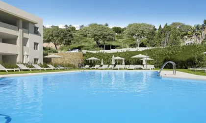Grand Bay Apartments photo 2